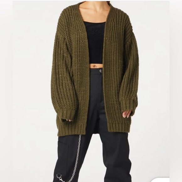 Urban Outfitters Cable Knit Sweater With Pockets - Picture 1 of 4